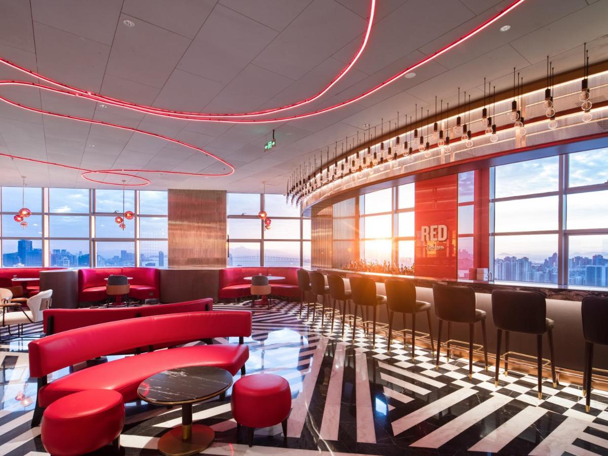 Radisson Red Hotel Zhuhai Gongbei Port Экстерьер фото