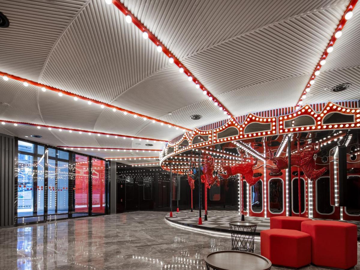 Radisson Red Hotel Zhuhai Gongbei Port Экстерьер фото