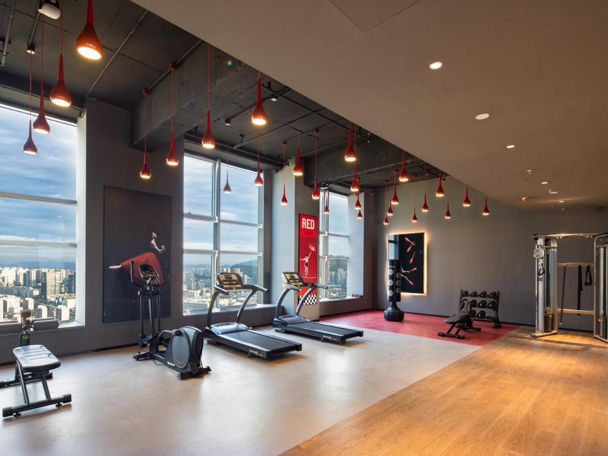 Radisson Red Hotel Zhuhai Gongbei Port Экстерьер фото
