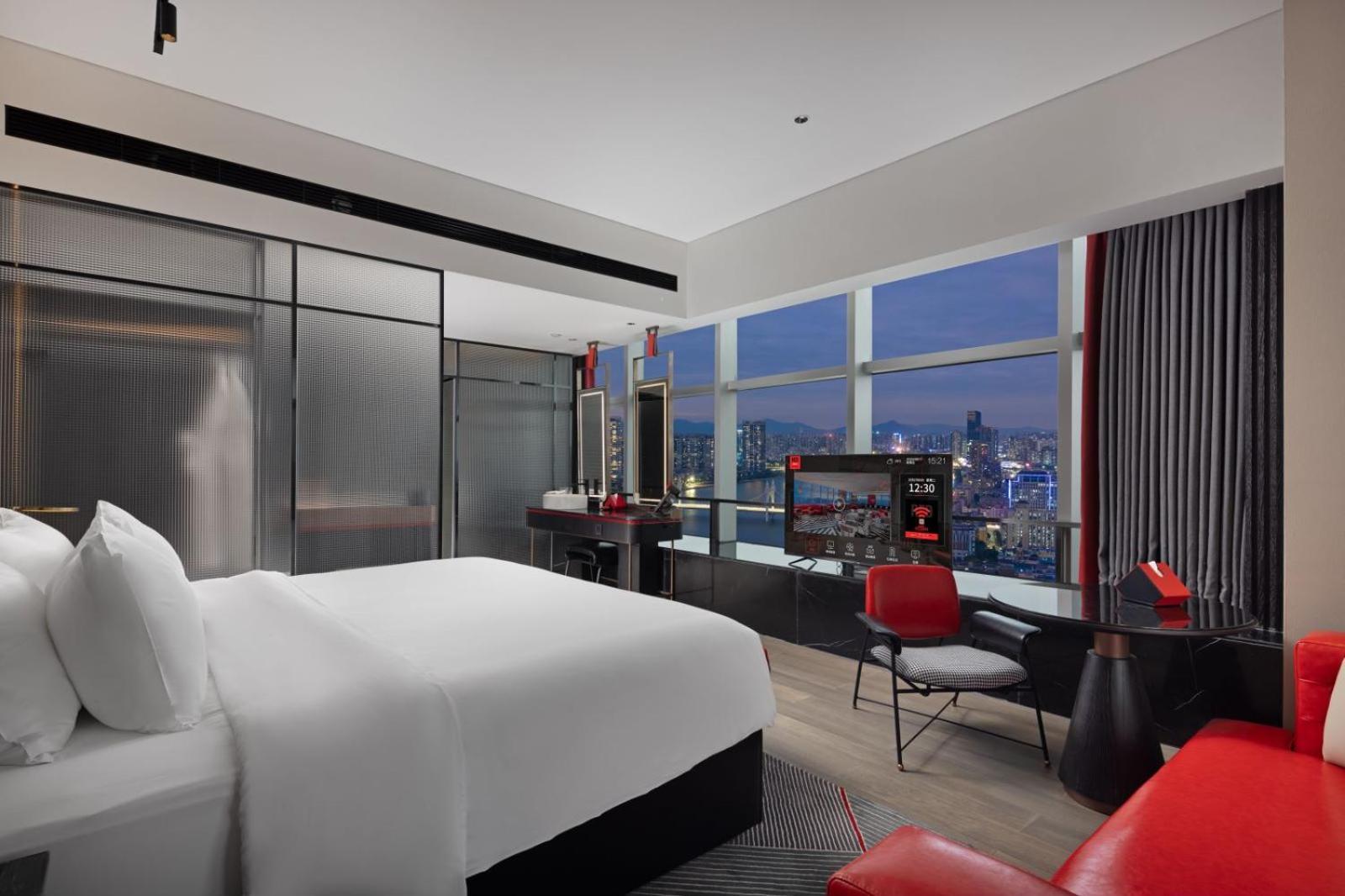 Radisson Red Hotel Zhuhai Gongbei Port Экстерьер фото