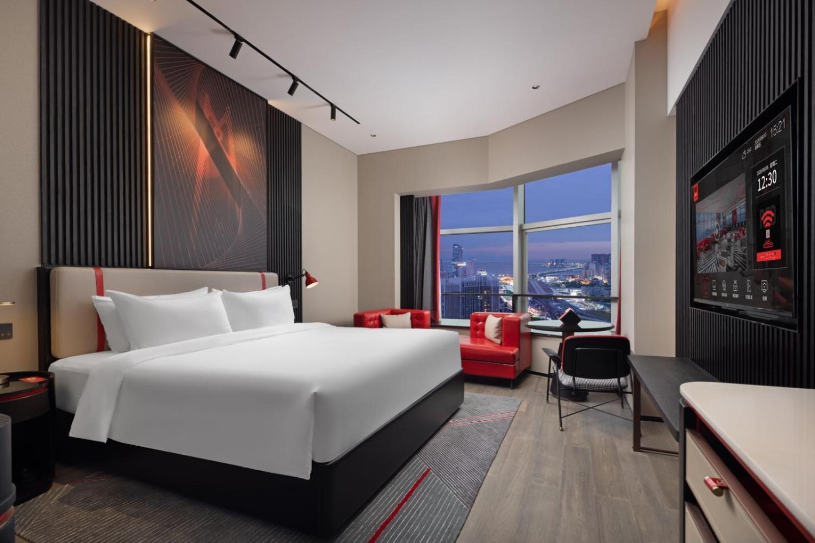 Radisson Red Hotel Zhuhai Gongbei Port Экстерьер фото